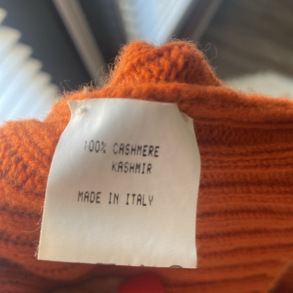 GUCCI Authentic 1990s Gucci-Tom Ford Burnt Orange Cashmere Backless Turtleneck - Picture 6 of 7